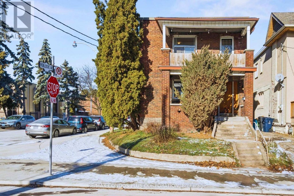 18 Leeds Street, Toronto (dovercourt-Wallace Emerson-Junction)