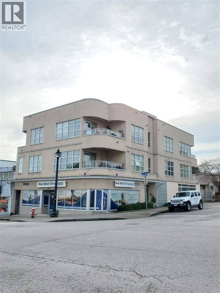 818 Twelfth Street, New Westminster