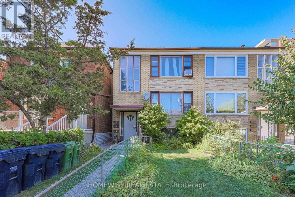 4 Lanark Avenue, Toronto (oakwood Village)