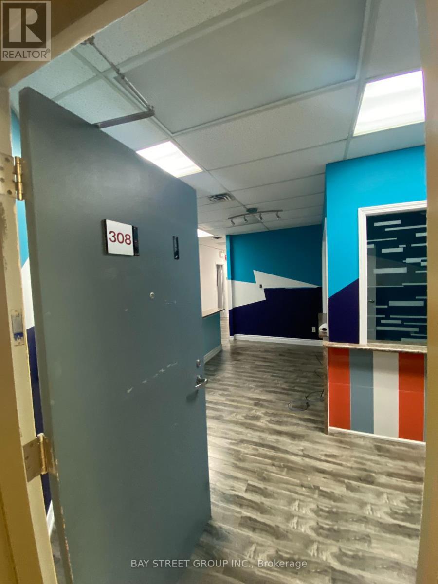 308 - 3850 Finch Avenue E, Toronto (l'amoreaux)