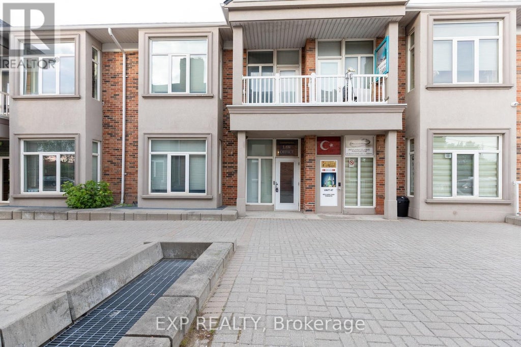 8 - 951 Wilson Avenue, Toronto (downsview-Roding-Cfb)