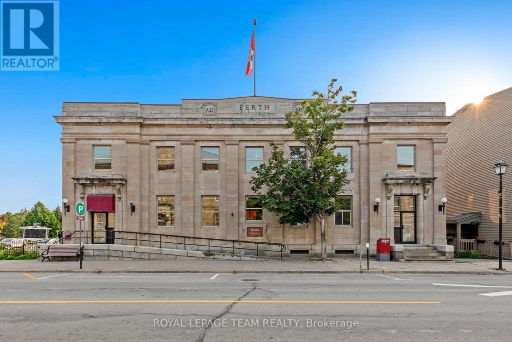 81 Gore Street E, Perth