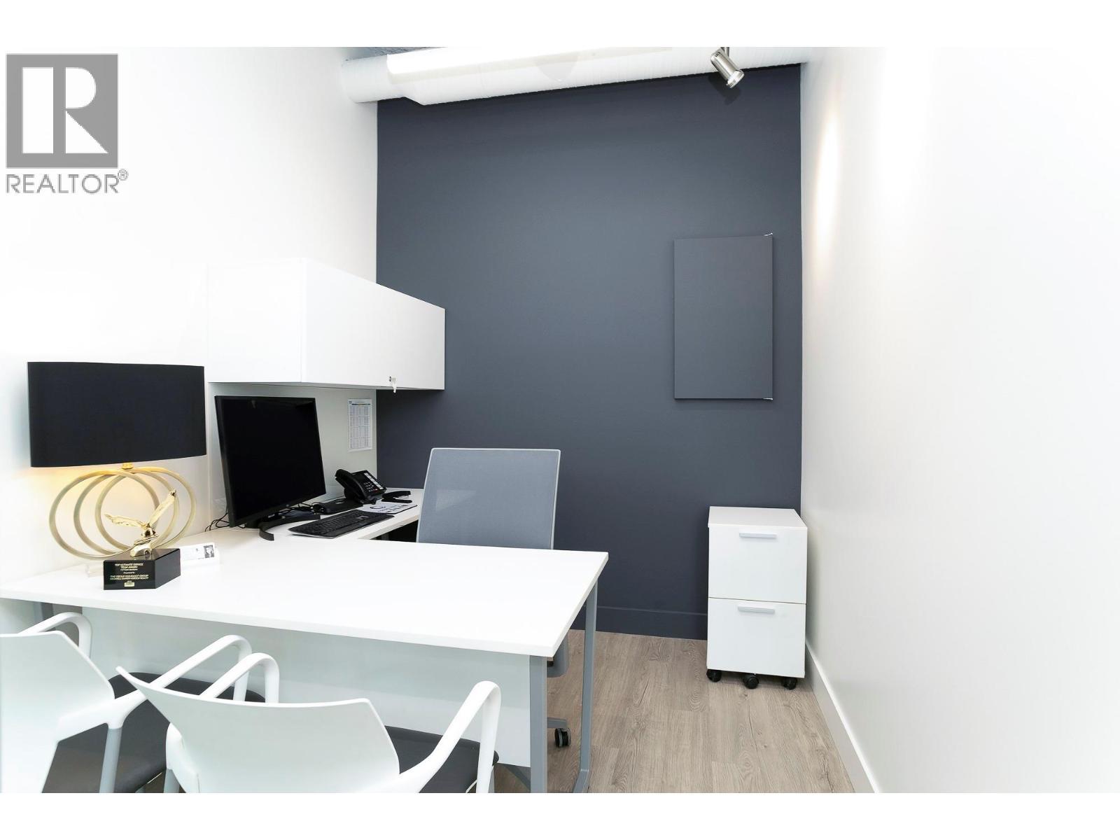 4200 Beach Avenue Unit# 105a. Peachland, British Columbia