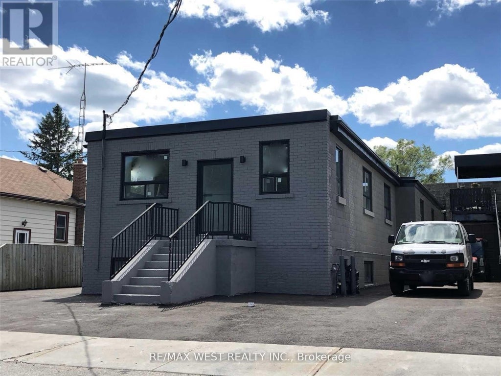 102 - 136 Sixteenth Street, Toronto (mimico)