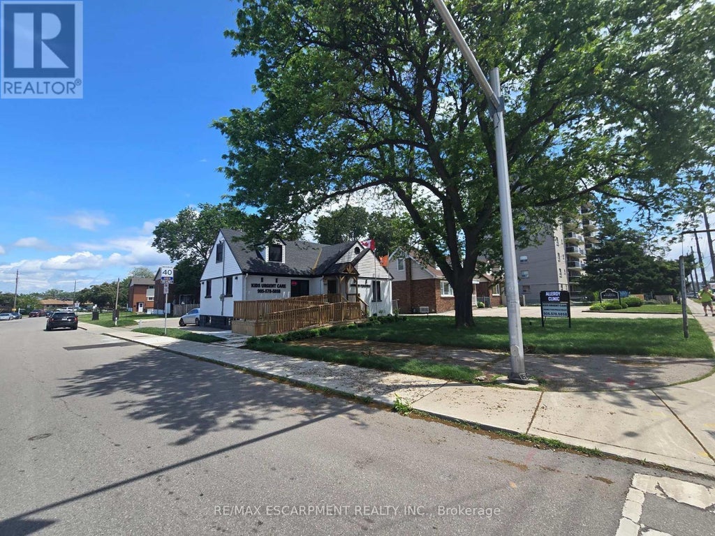 2 - 531 Queenston Road, Hamilton (riverdale)