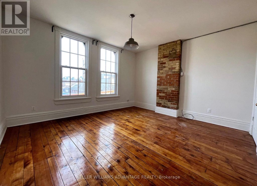 3rd Flr - 134 Ossington Avenue, Toronto (trinity-Bellwoods)
