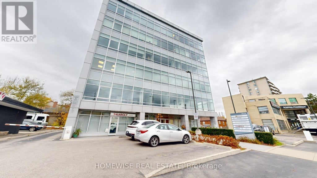 200 - 2828 Bathurst Street, Toronto (englemount-Lawrence)