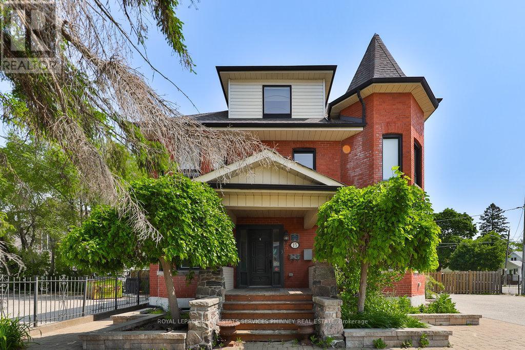 Main - 15 Mississauga Road S, Mississauga (port Credit)