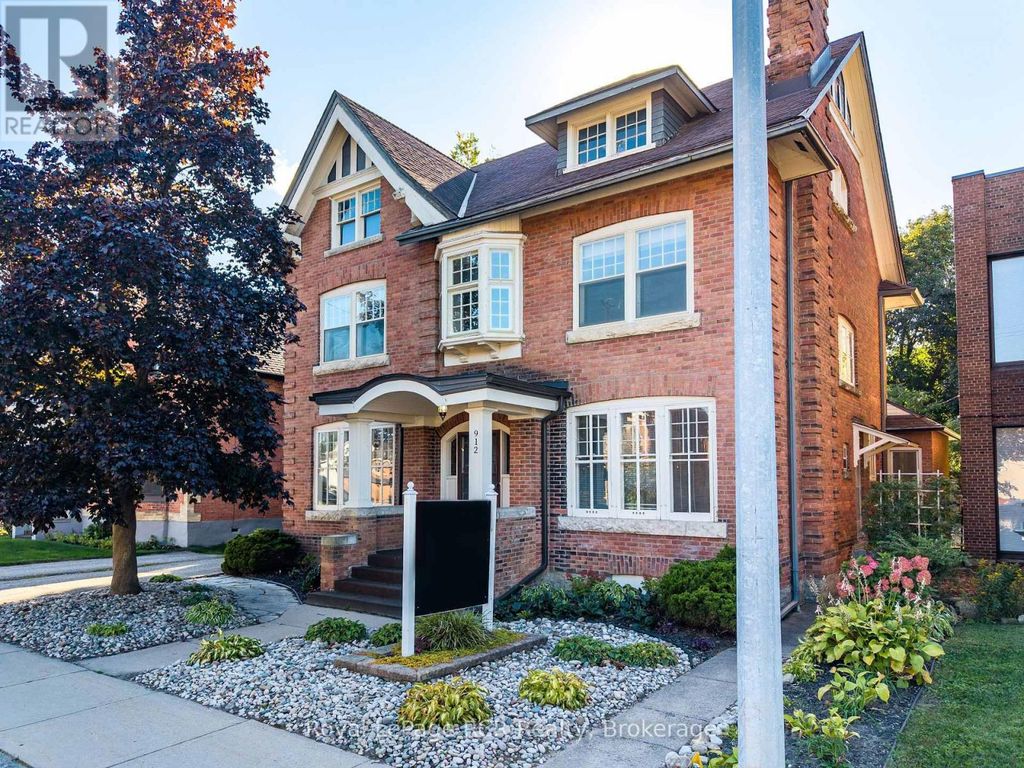 912 2nd Avenue W, Owen Sound
