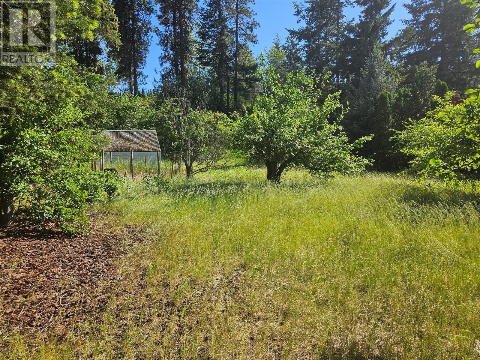 305 & 295 Clarissa Road. Kelowna, British Columbia