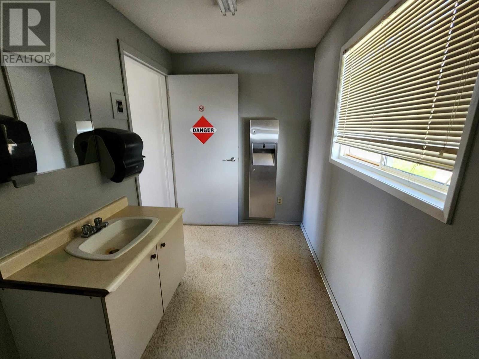 4063 Express Point Crescent. Scotch Creek, British Columbia