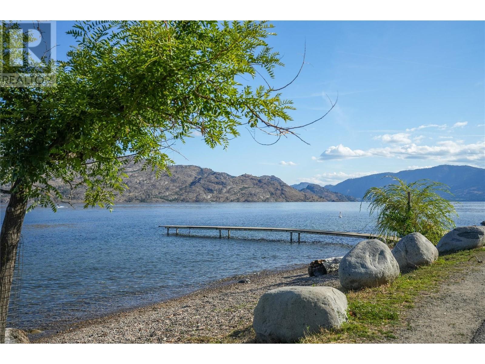 3960 Beach Avenue. Peachland, British Columbia