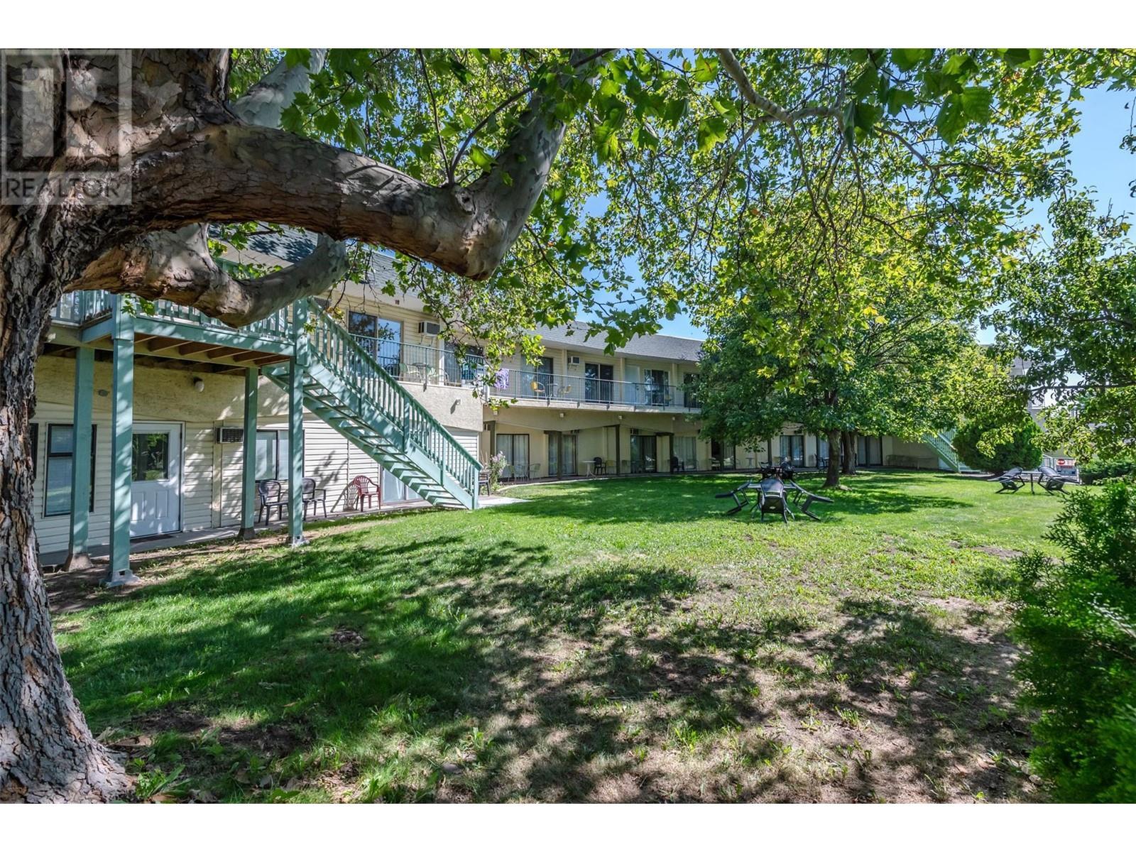 6203 Willow Avenue. Summerland, British Columbia