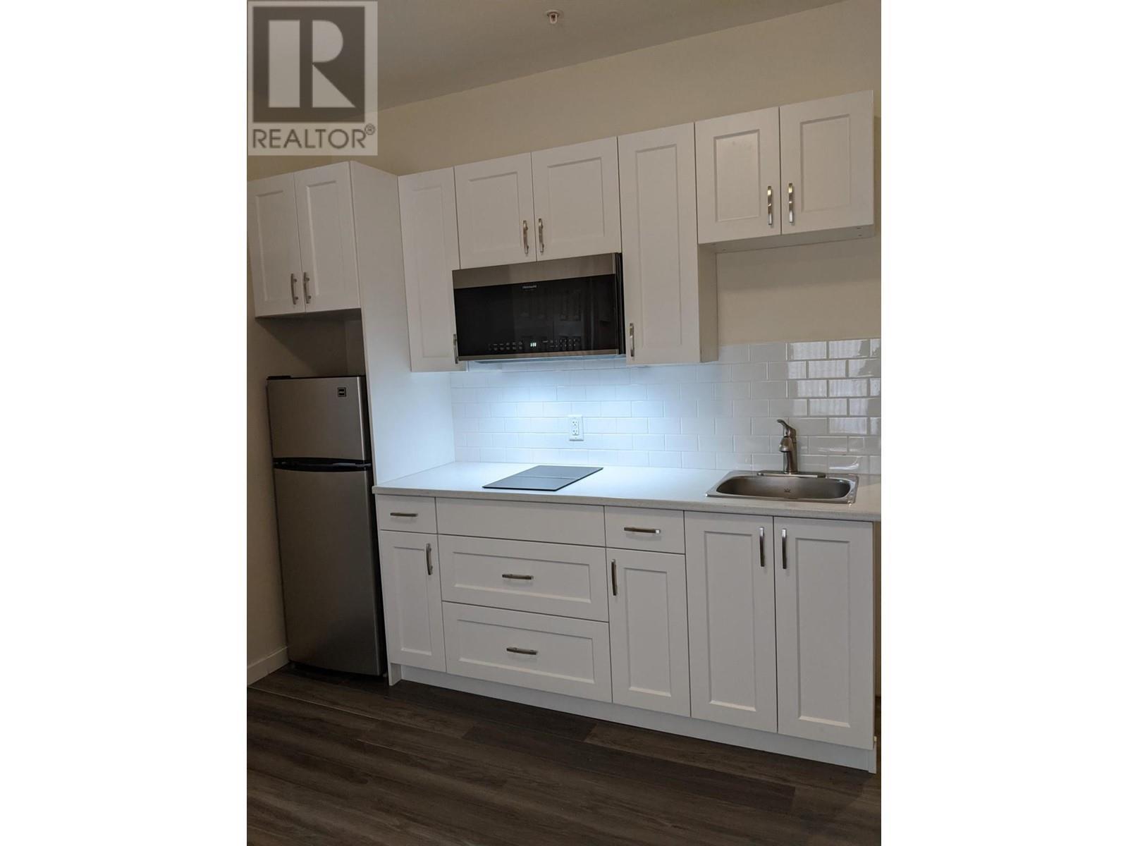 6203 Willow Avenue. Summerland, British Columbia