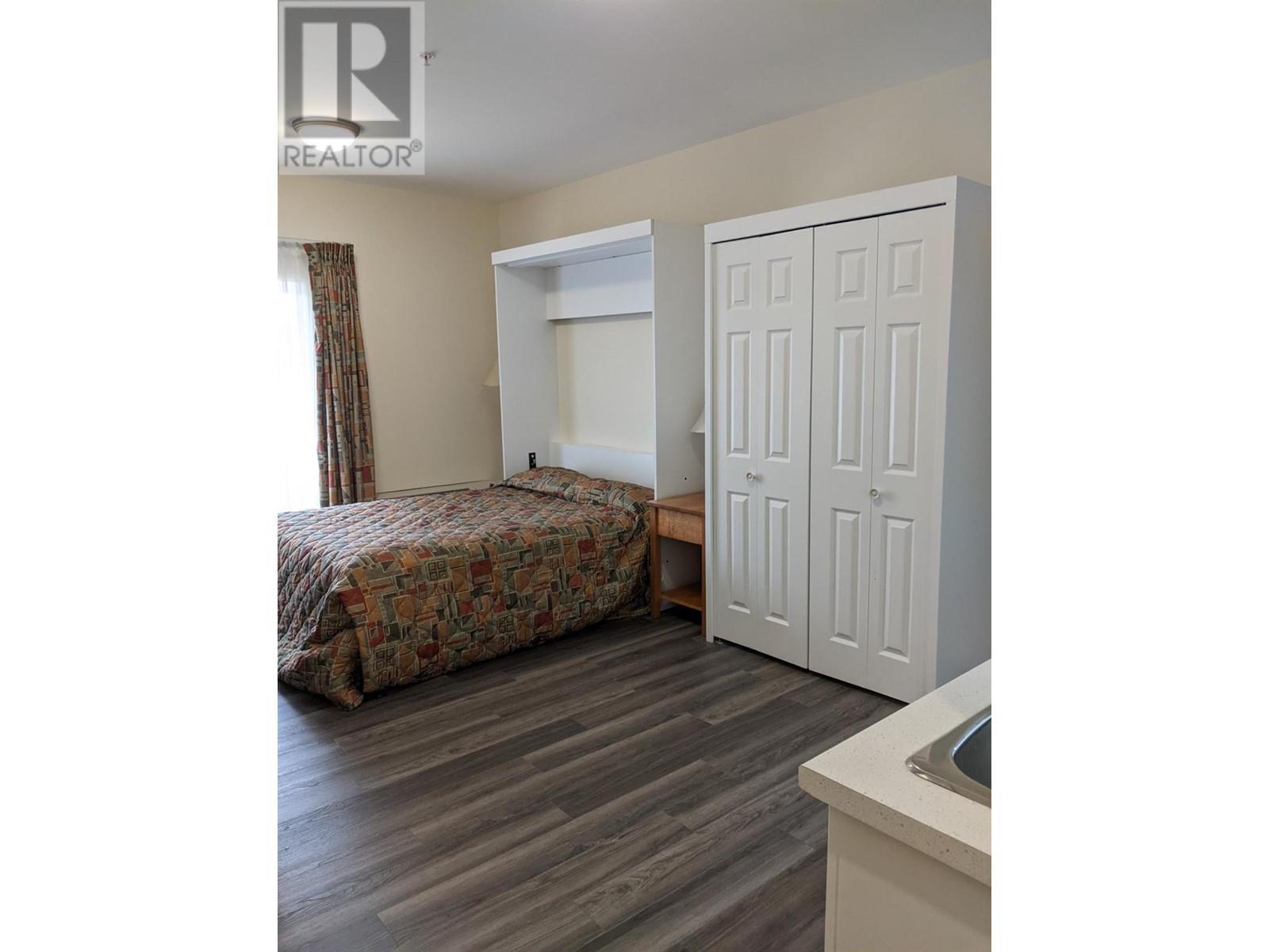 6203 Willow Avenue. Summerland, British Columbia