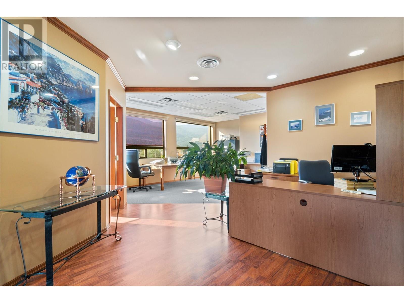 571 6 Street Ne Unit# 203. Salmon Arm, British Columbia