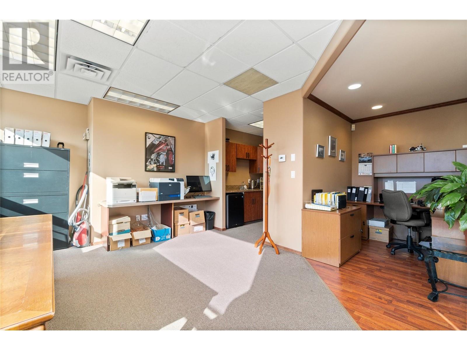 571 6 Street Ne Unit# 203. Salmon Arm, British Columbia