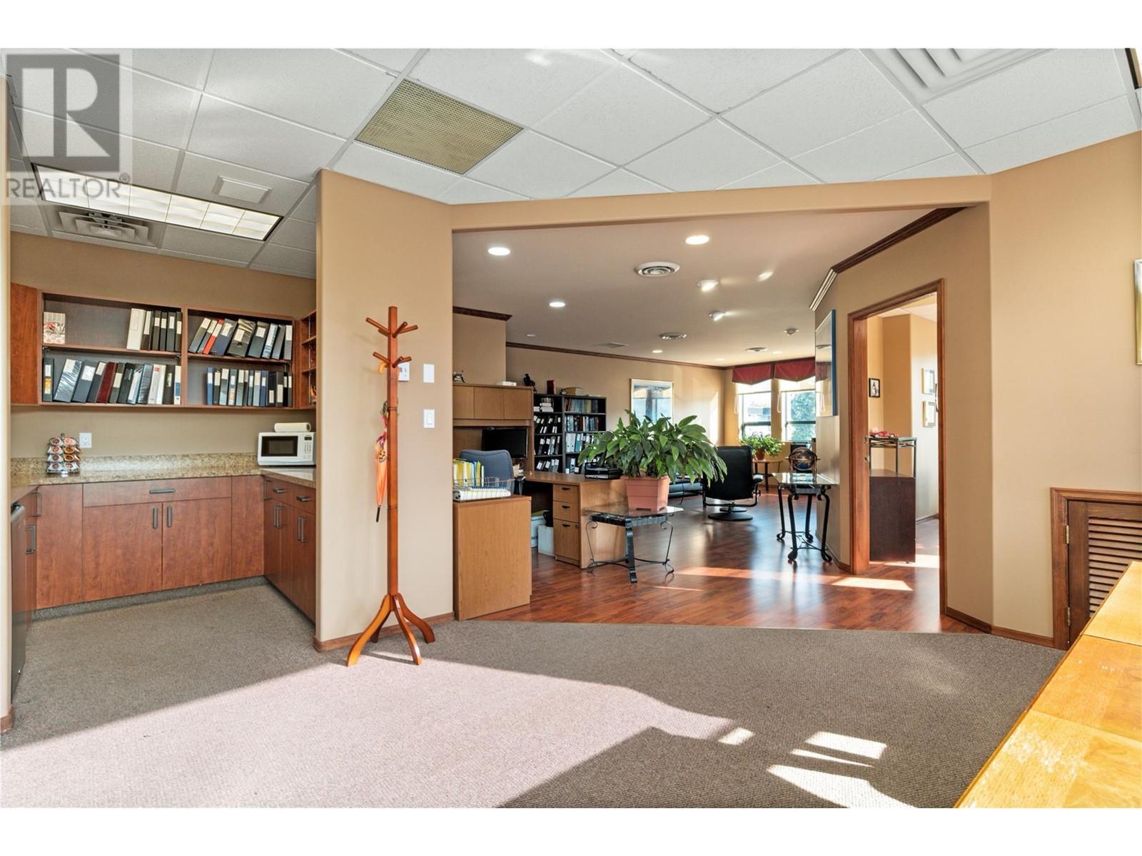 571 6 Street Ne Unit# 203. Salmon Arm, British Columbia