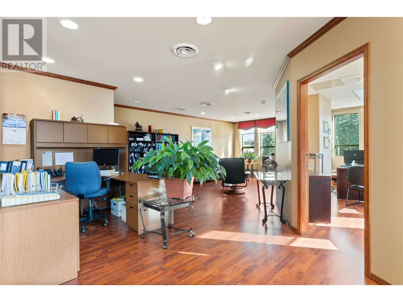 571 6 Street Ne Unit# 203. Salmon Arm, British Columbia