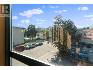 571 6 Street Ne Unit# 203. Salmon Arm, British Columbia