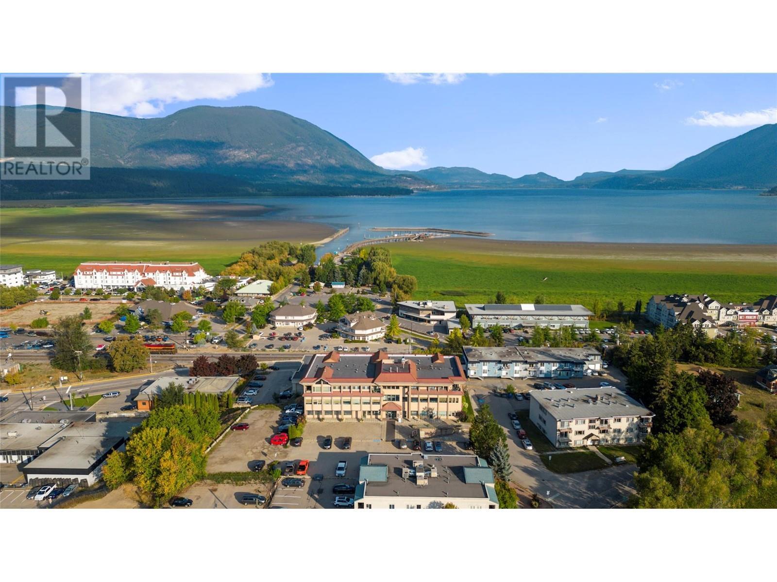 571 6 Street Ne Unit# 203. Salmon Arm, British Columbia