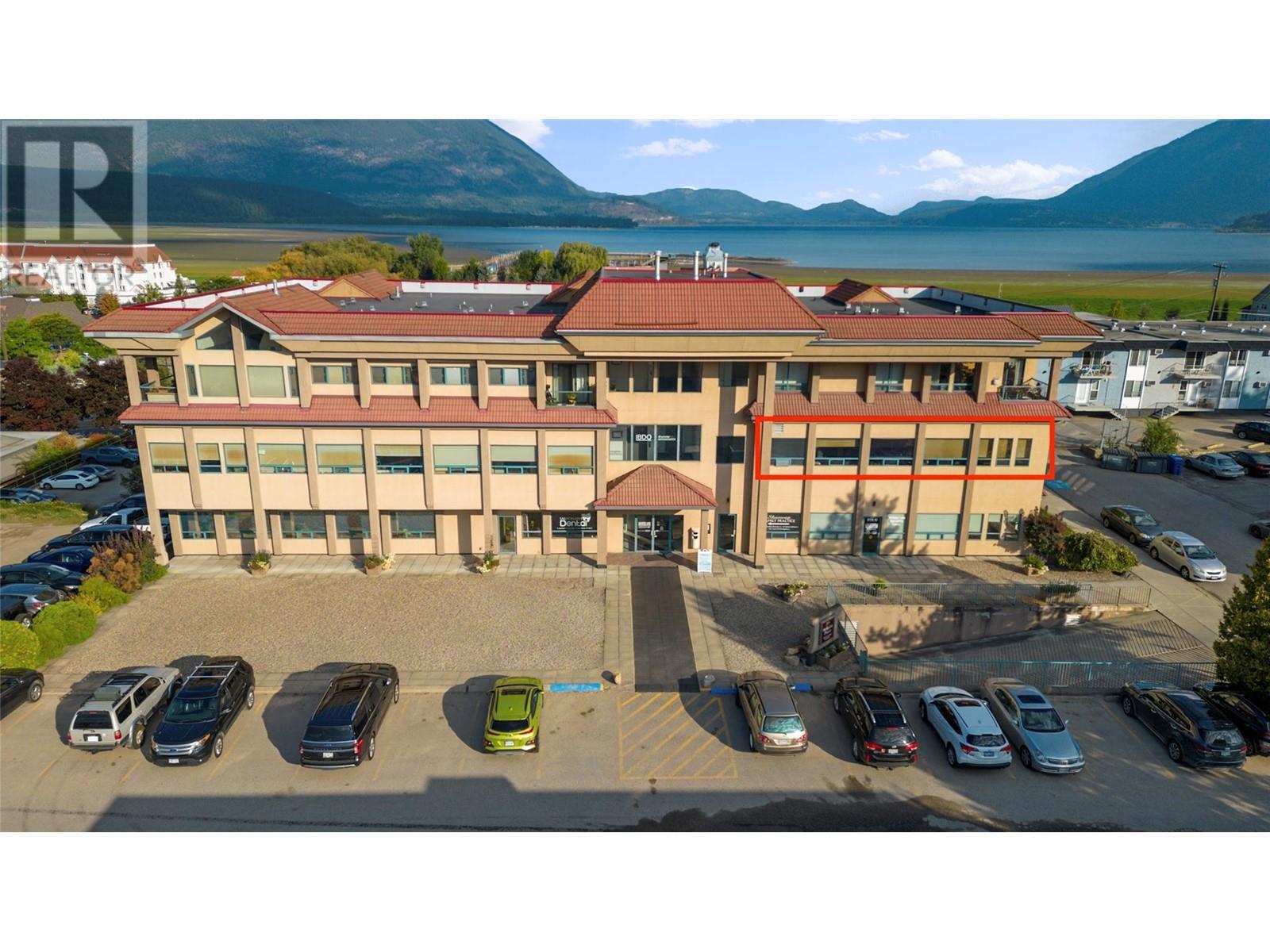 571 6 Street Ne Unit# 203. Salmon Arm, British Columbia