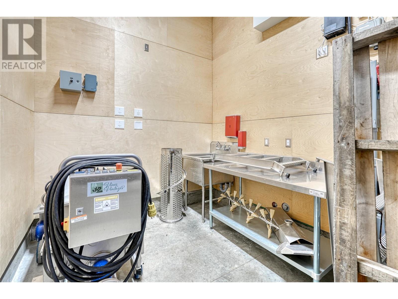 100 Enterprise Way Unit# 115. Oliver, British Columbia