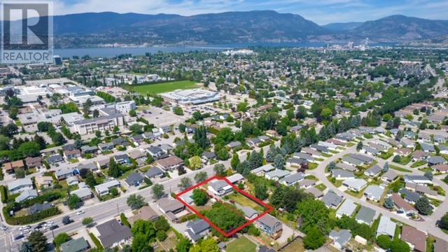 3029 Gordon Drive. Kelowna, British Columbia