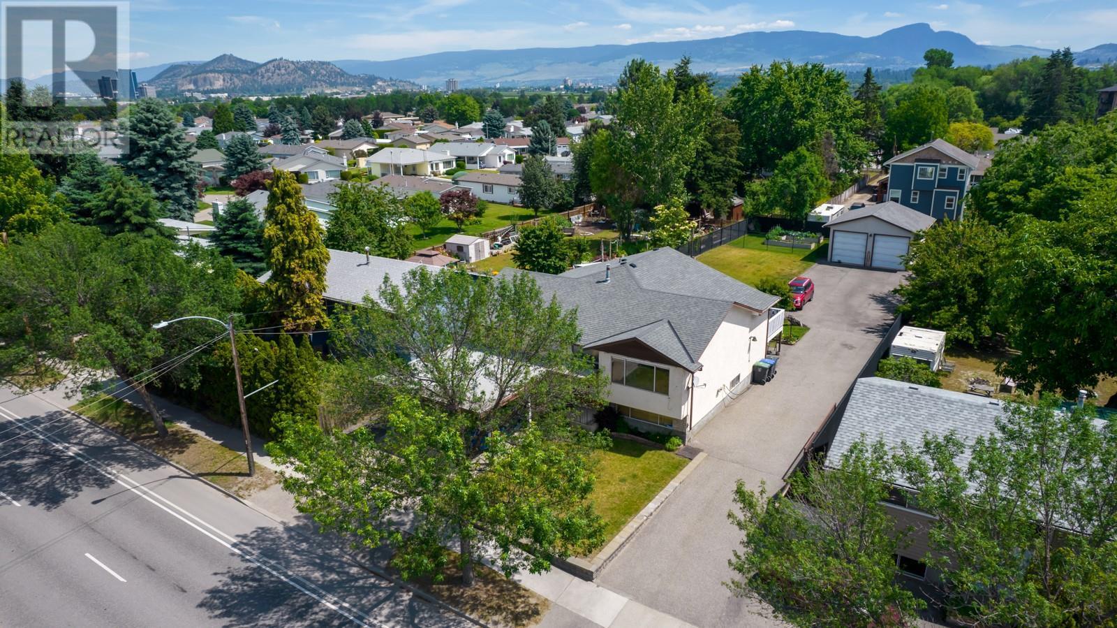 3029 Gordon Drive. Kelowna, British Columbia