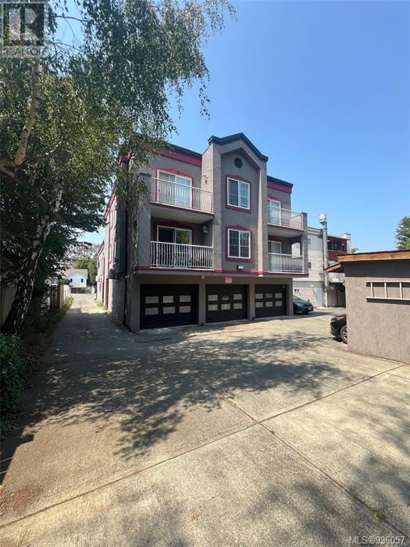 3185 Quadra St, Victoria