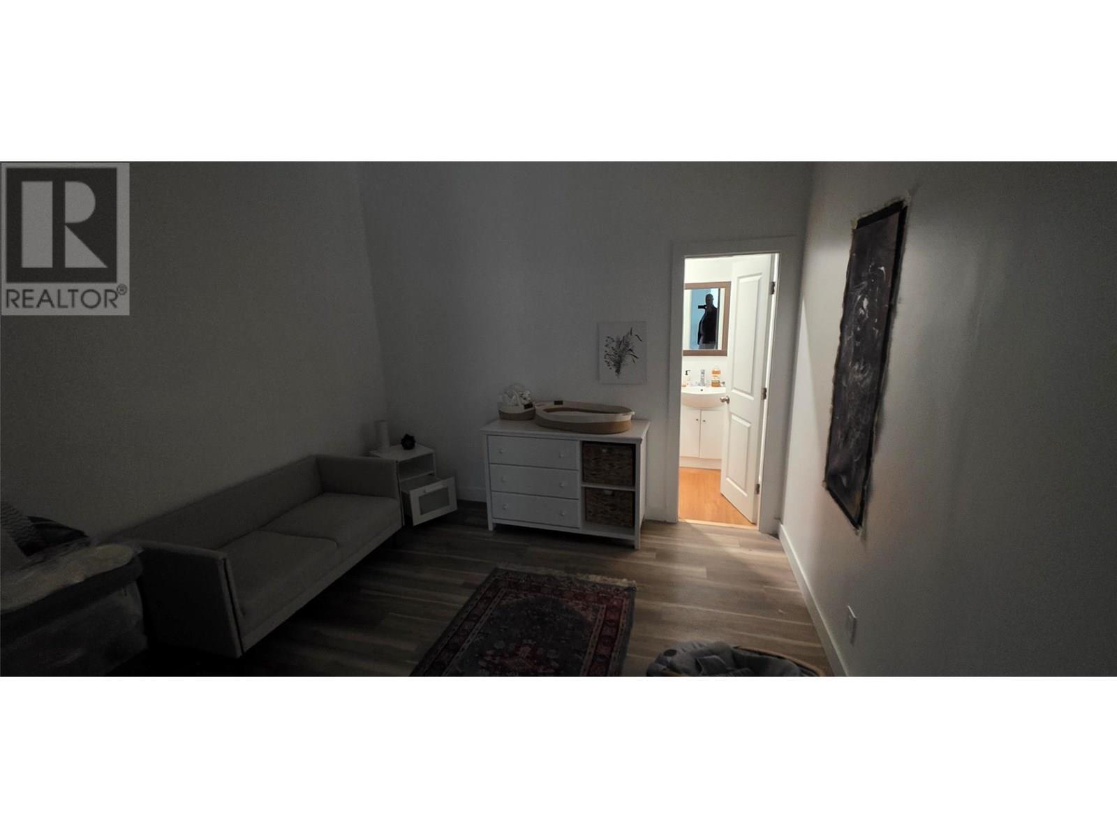 5078 Cousins Place. Peachland, British Columbia