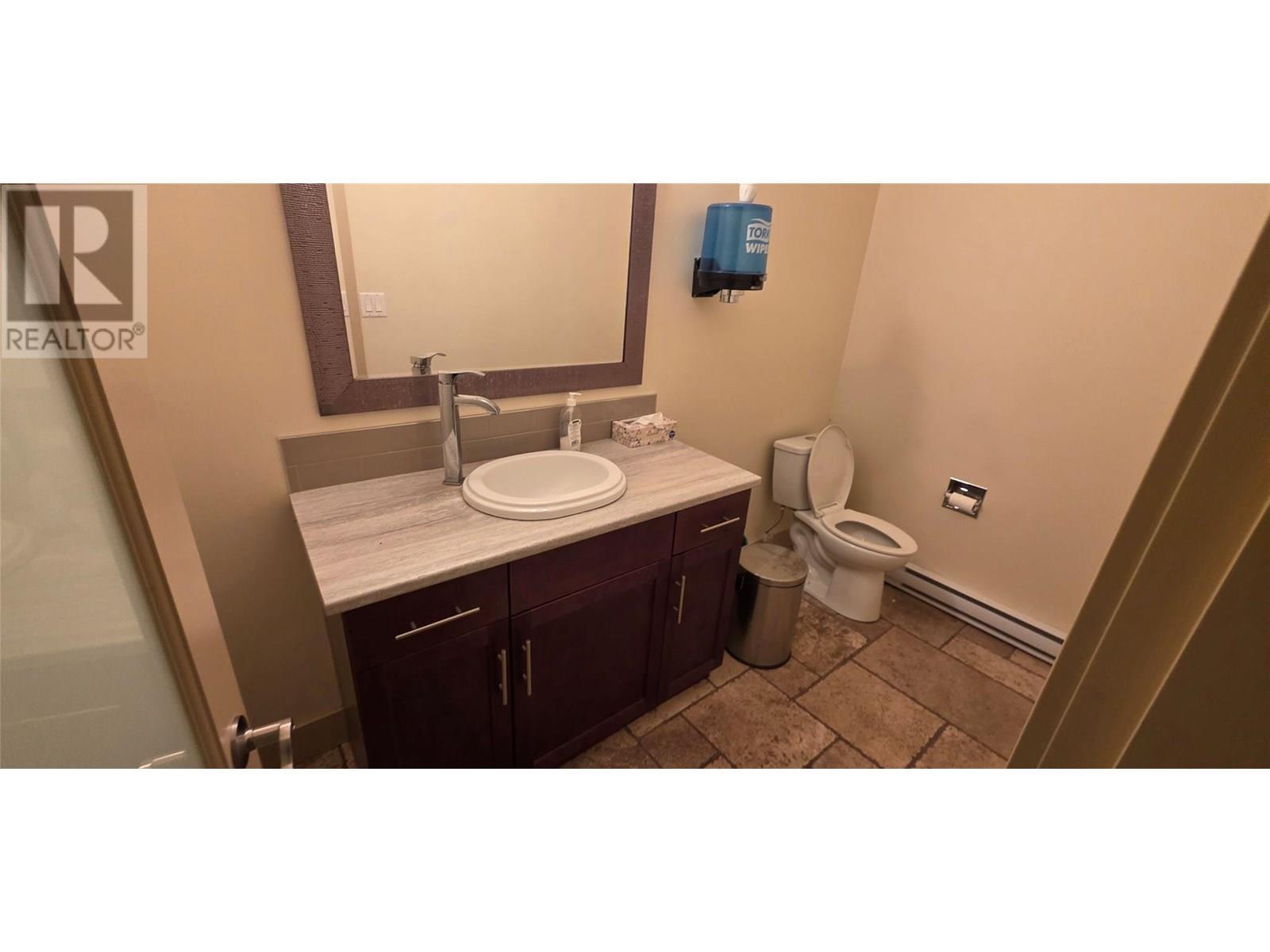 5078 Cousins Place. Peachland, British Columbia