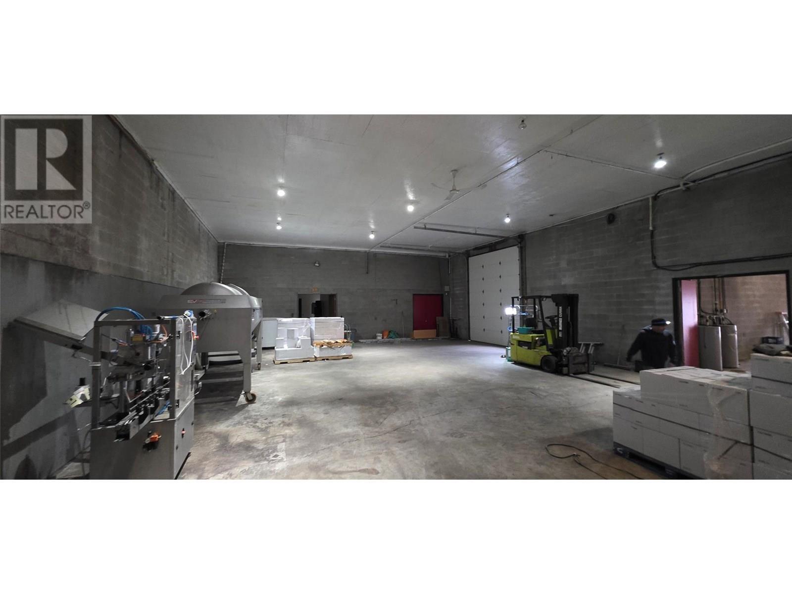 5078 Cousins Place. Peachland, British Columbia