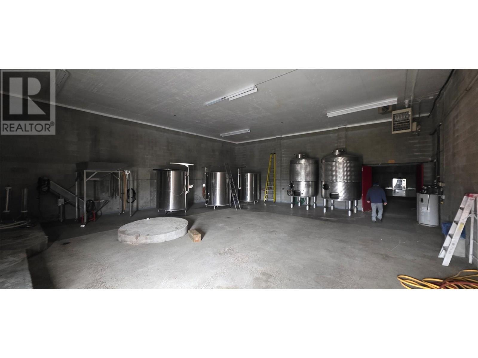 5078 Cousins Place. Peachland, British Columbia