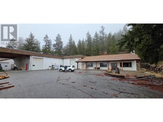 5078 Cousins Place. Peachland, British Columbia