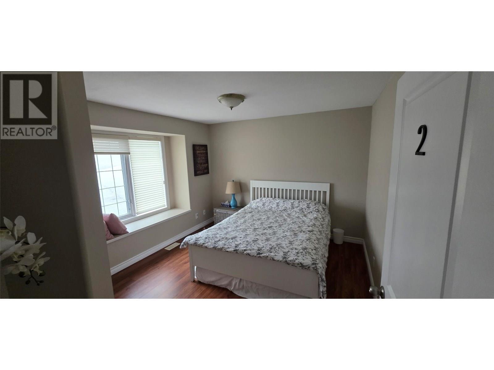 5078 Cousins Place. Peachland, British Columbia