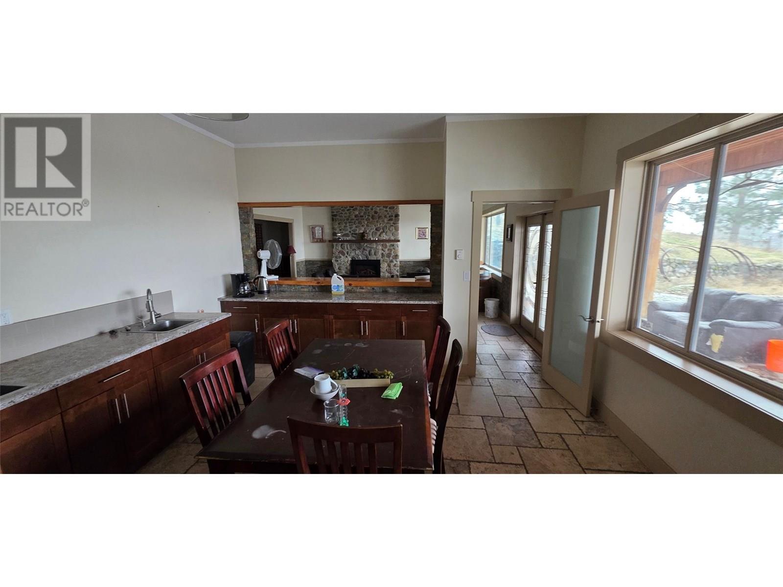 5078 Cousins Place. Peachland, British Columbia