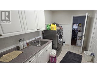 5078 Cousins Place. Peachland, British Columbia