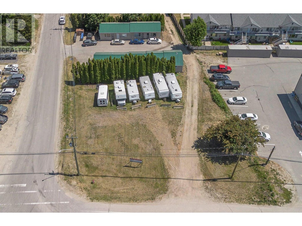 409 Shuswap Avenue, Chase