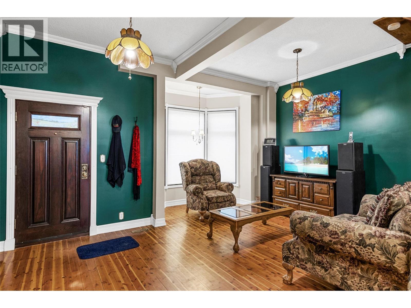 302 First Street W. Revelstoke, British Columbia