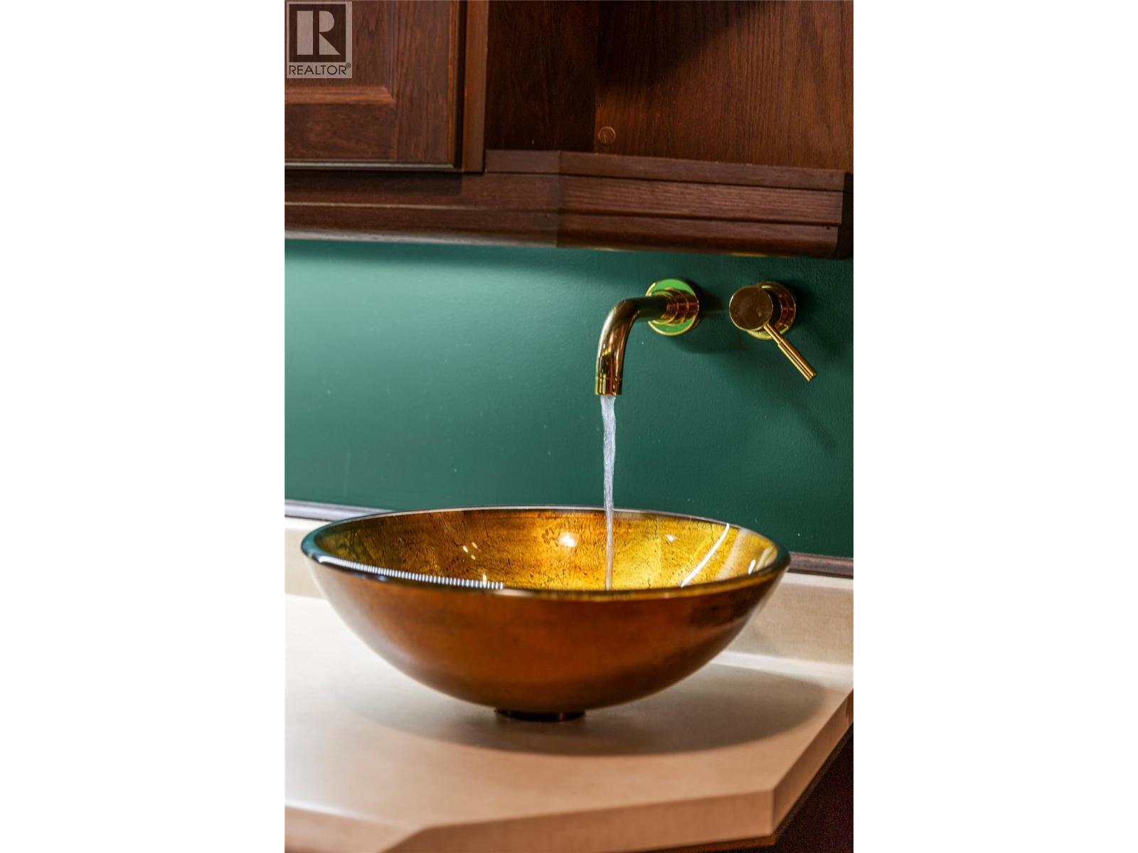 302 First Street W. Revelstoke, British Columbia