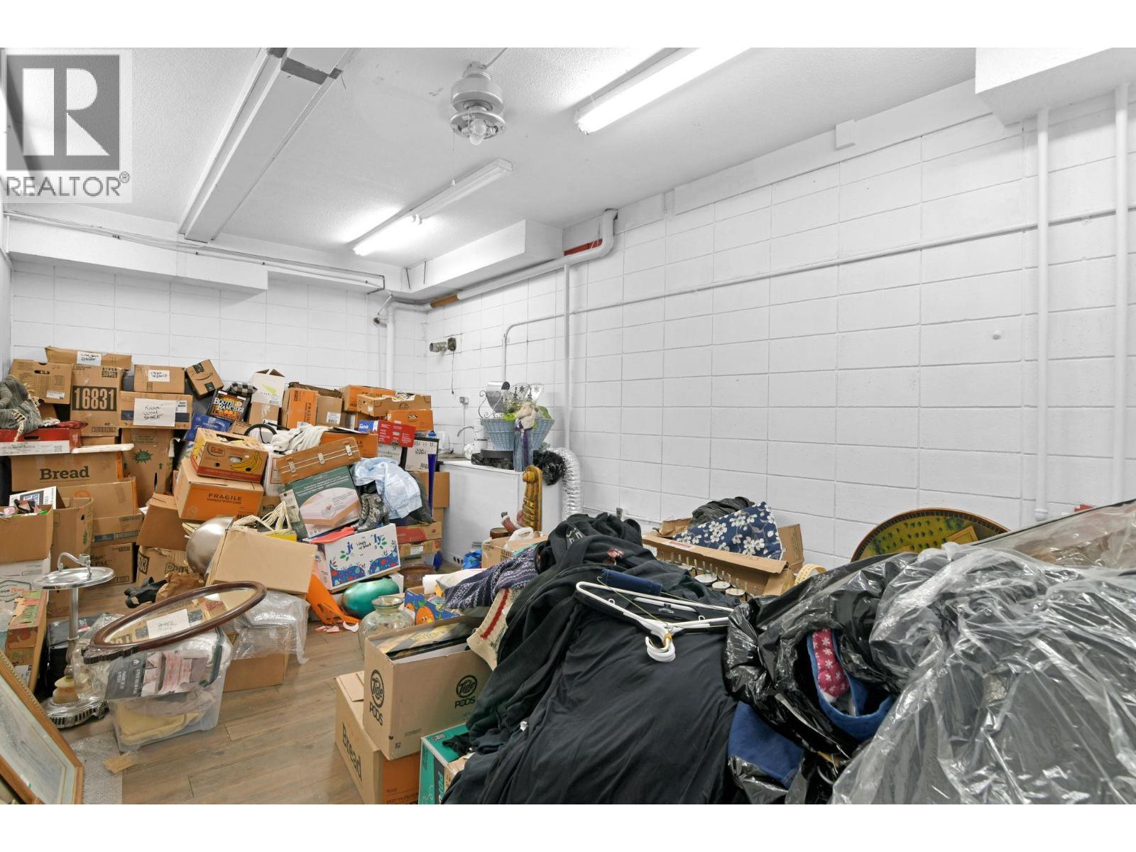 525 - 527 Lawrence Avenue. Kelowna, British Columbia