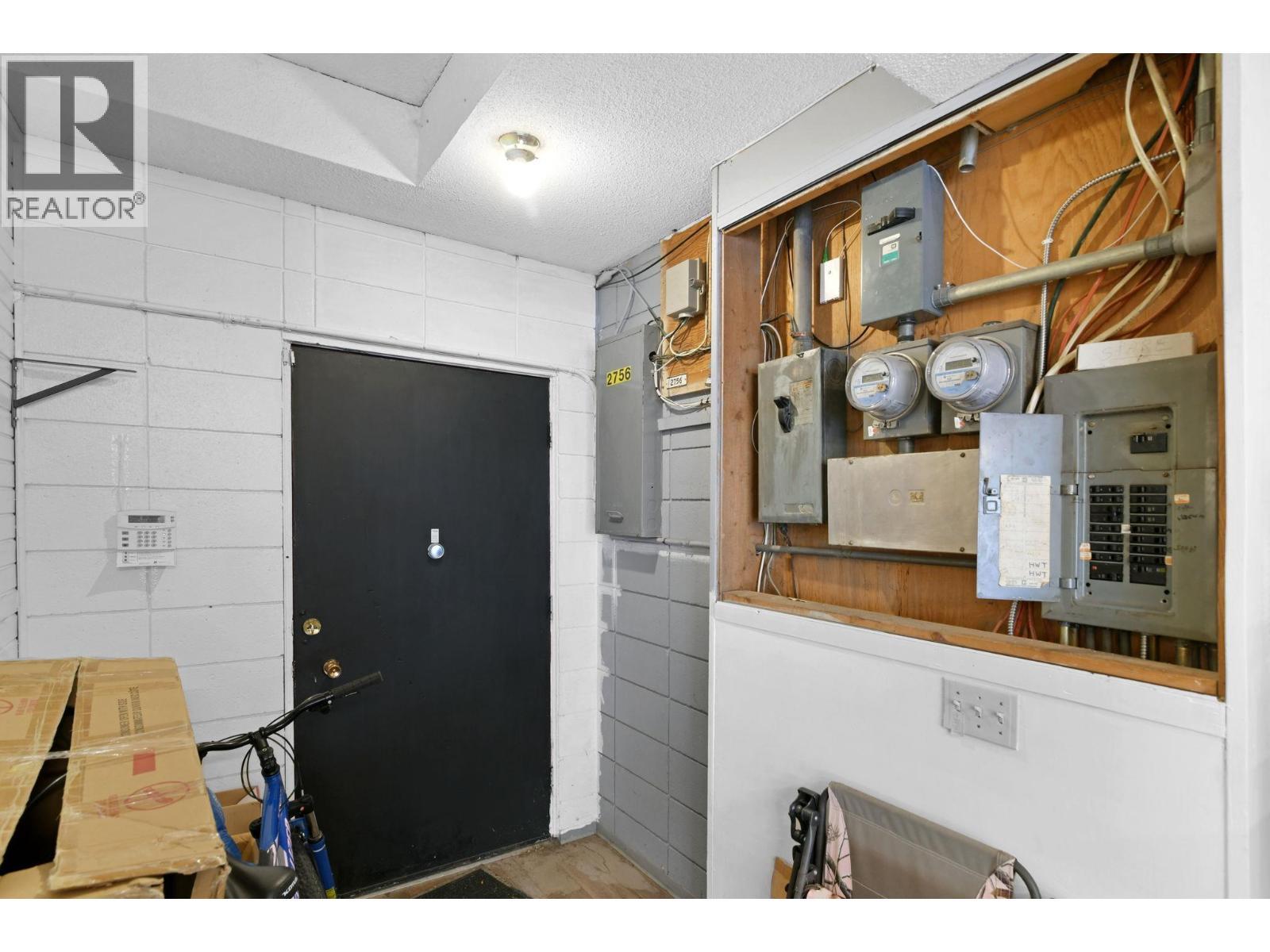 525 - 527 Lawrence Avenue. Kelowna, British Columbia