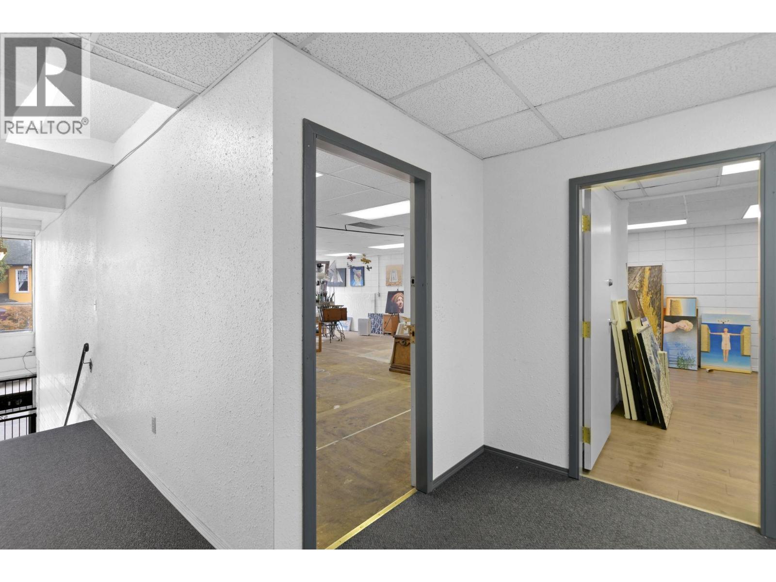 525 - 527 Lawrence Avenue. Kelowna, British Columbia