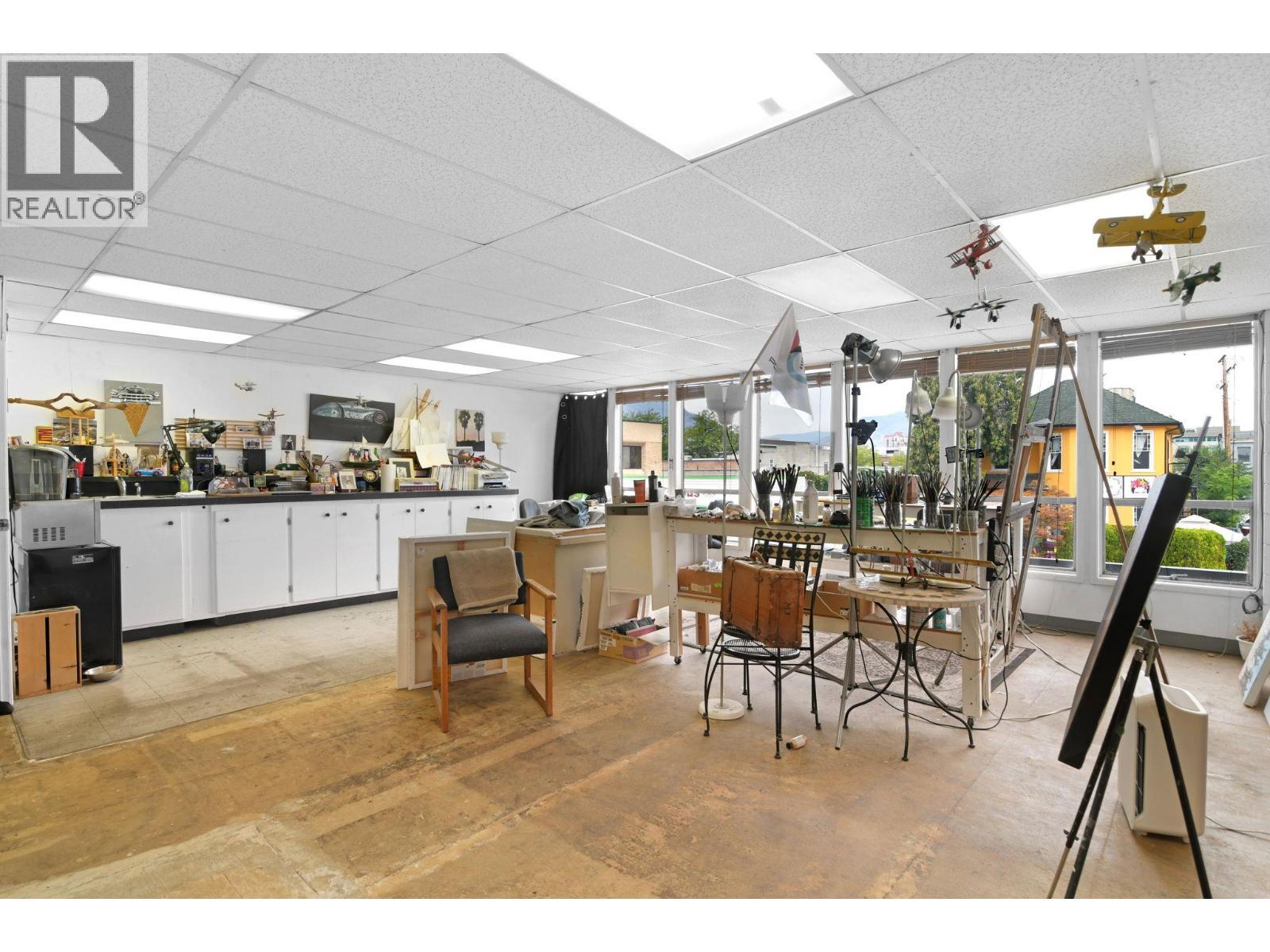 525 - 527 Lawrence Avenue. Kelowna, British Columbia