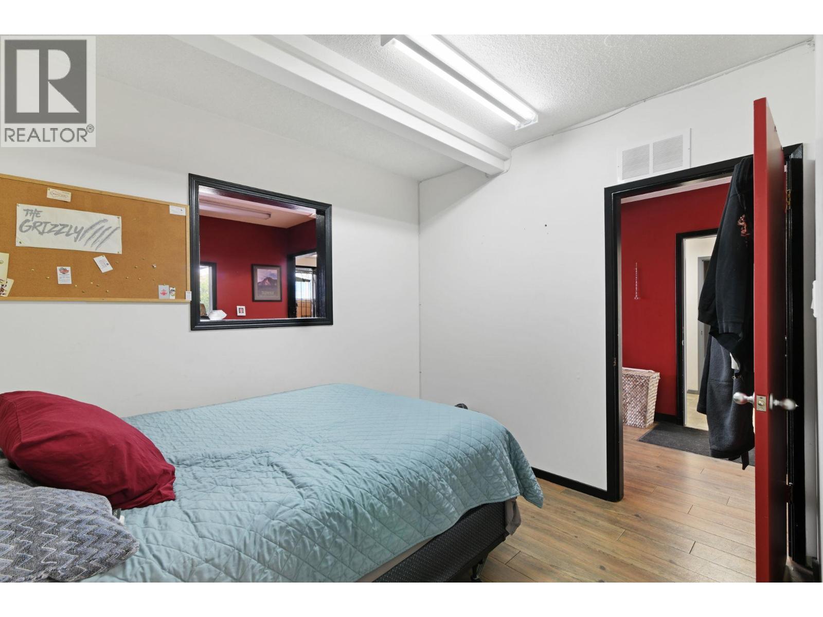 525 - 527 Lawrence Avenue. Kelowna, British Columbia