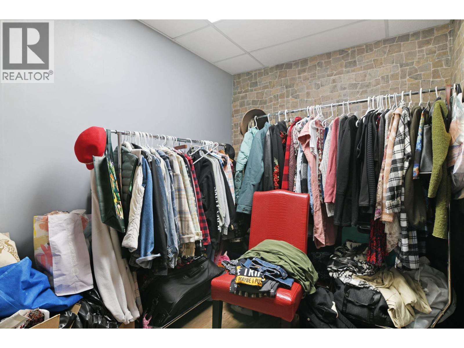 525 - 527 Lawrence Avenue. Kelowna, British Columbia