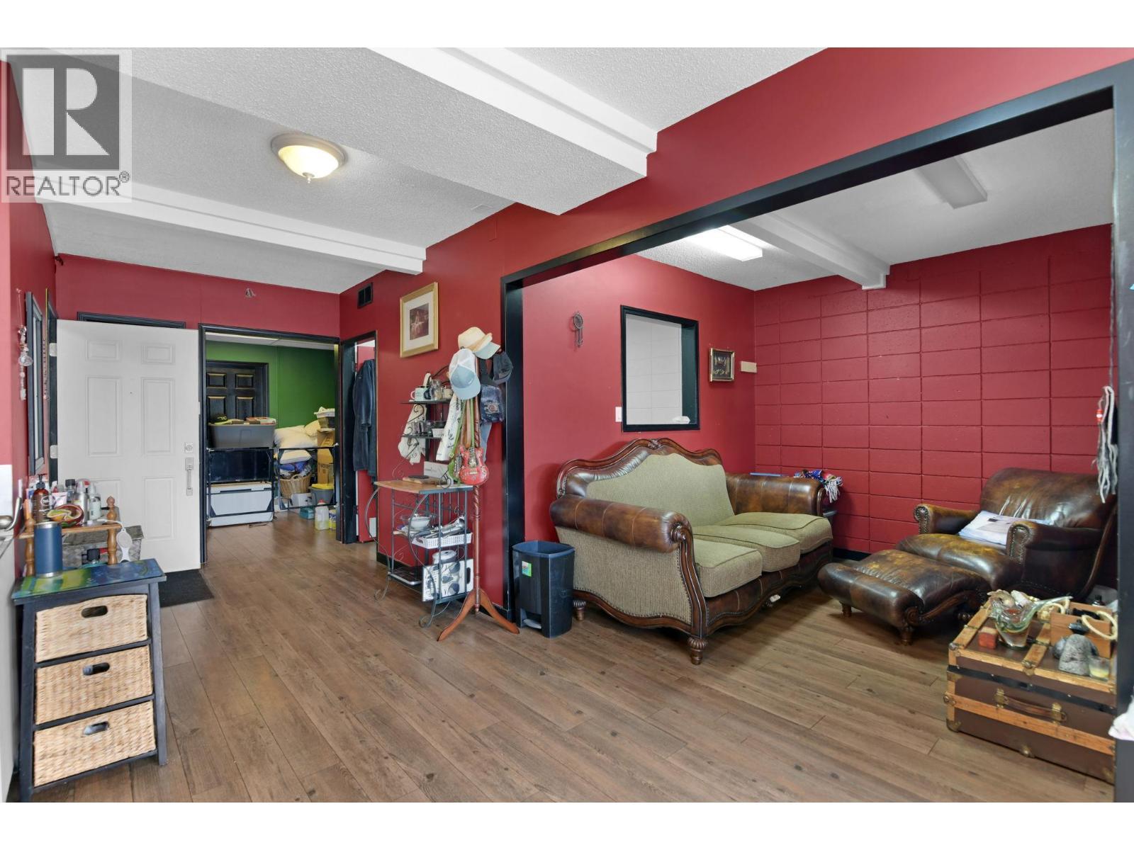 525 - 527 Lawrence Avenue. Kelowna, British Columbia