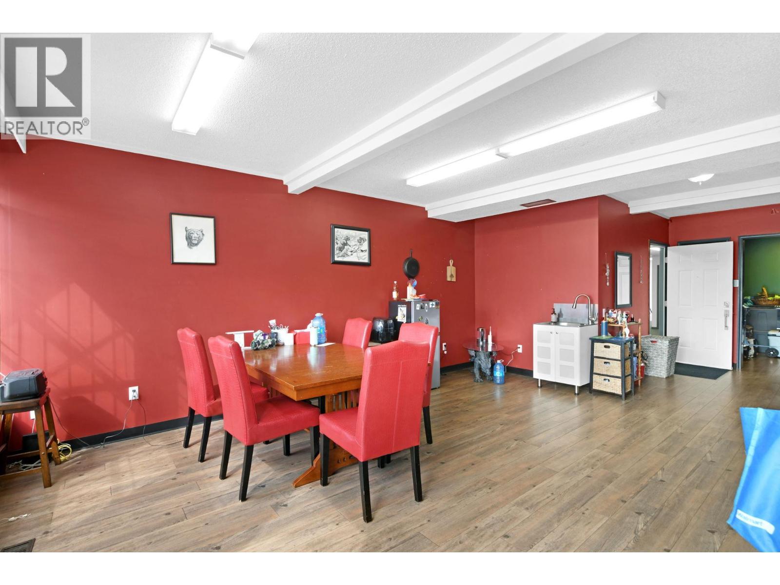 525 - 527 Lawrence Avenue. Kelowna, British Columbia