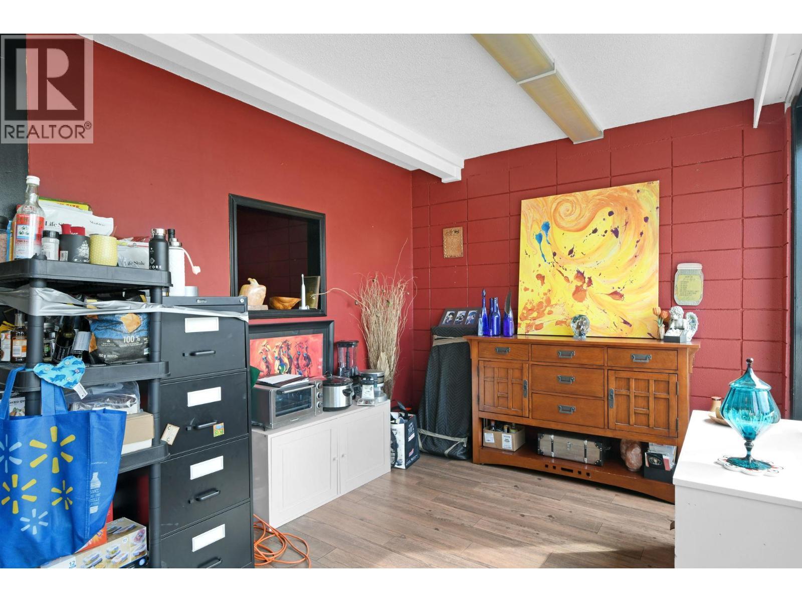 525 - 527 Lawrence Avenue. Kelowna, British Columbia